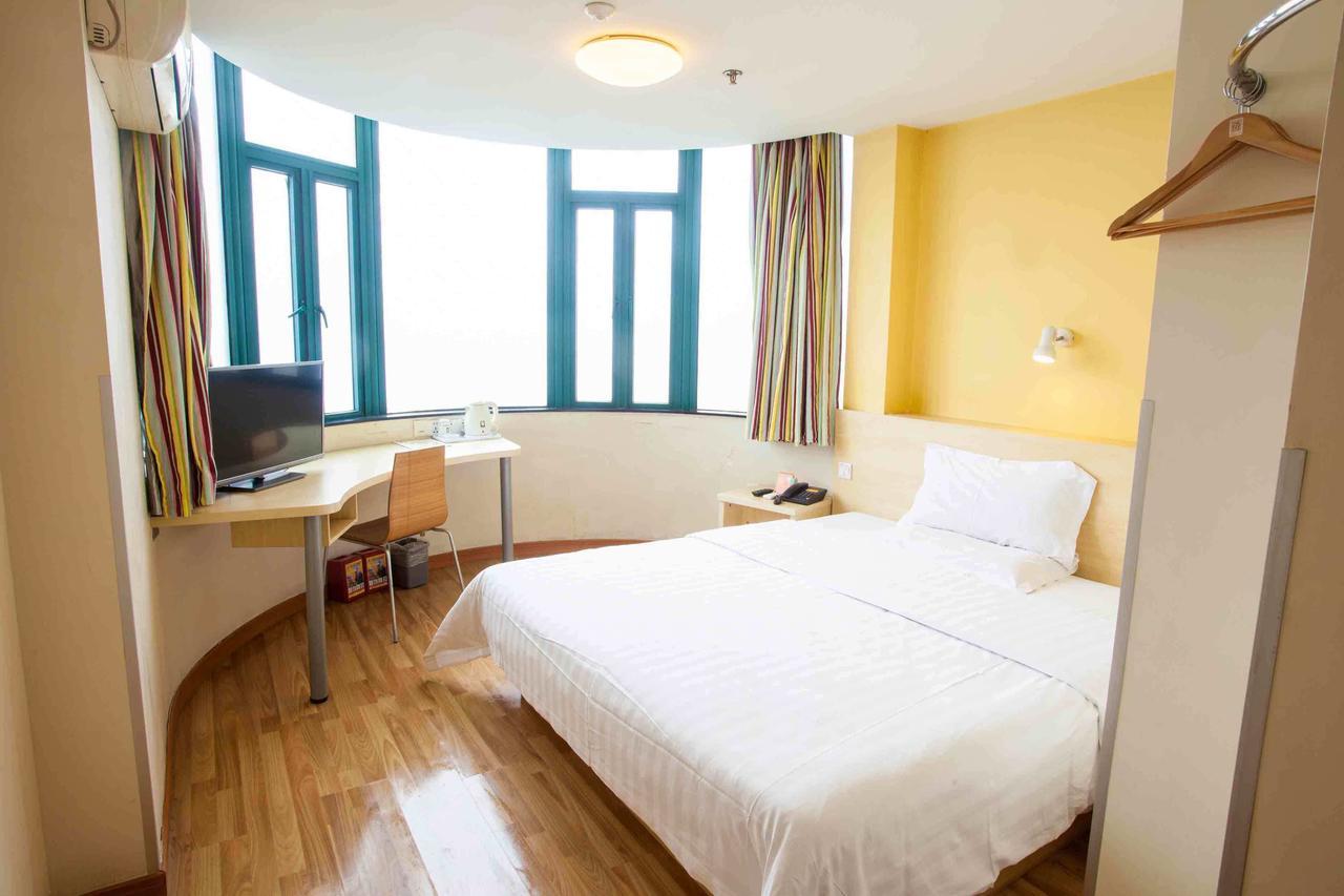 7Days Inn Yunfu Luoding Central Phòng bức ảnh