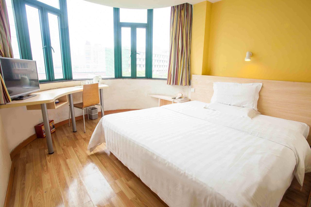 7Days Inn Yunfu Luoding Central Phòng bức ảnh